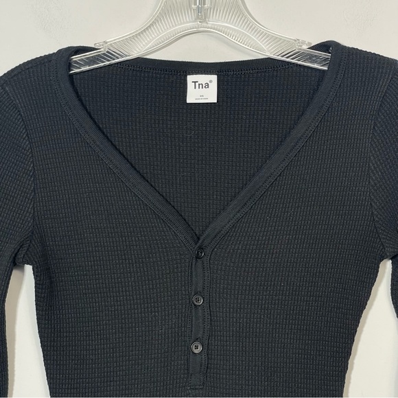 ARITZIA Tna HomeStretch Henley Black XS Waffle Knit Long Sleeve Crop Thermal Top - Picture 10 of 14